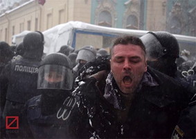 Киев, Верховна Рада  штурм наметового мічтечка 3 березня 2018. 